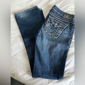Ladies vintage true religion low rise, boot cut jeans.
